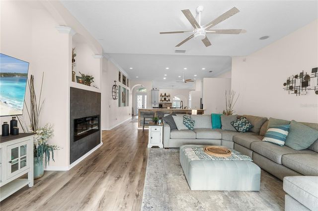 9909 KINGSHYRE WAY, Tampa, FL 33647