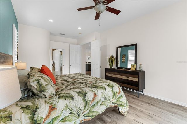 9909 KINGSHYRE WAY, Tampa, FL 33647