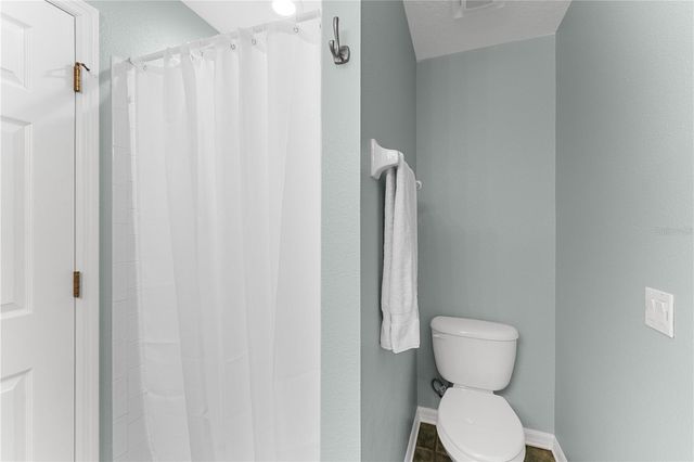 9909 KINGSHYRE WAY, Tampa, FL 33647