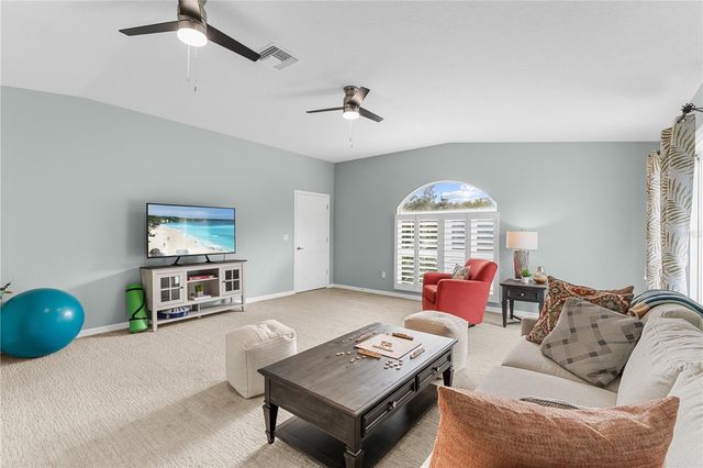 9909 KINGSHYRE WAY, Tampa, FL 33647