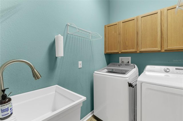 9909 KINGSHYRE WAY, Tampa, FL 33647