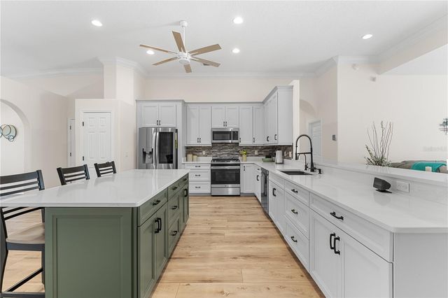 9909 KINGSHYRE WAY, Tampa, FL 33647