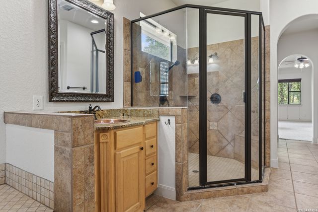 249 Legacy Trail, La Vernia, TX 78121