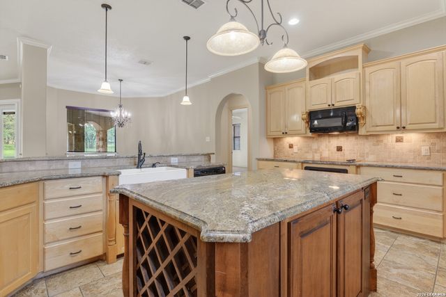 249 Legacy Trail, La Vernia, TX 78121