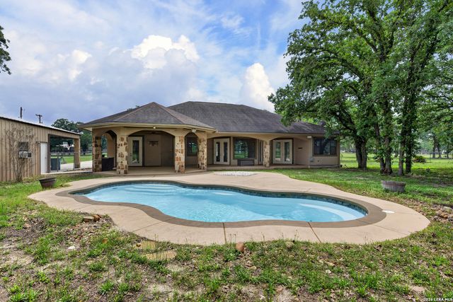 249 Legacy Trail, La Vernia, TX 78121