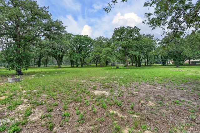 249 Legacy Trail, La Vernia, TX 78121
