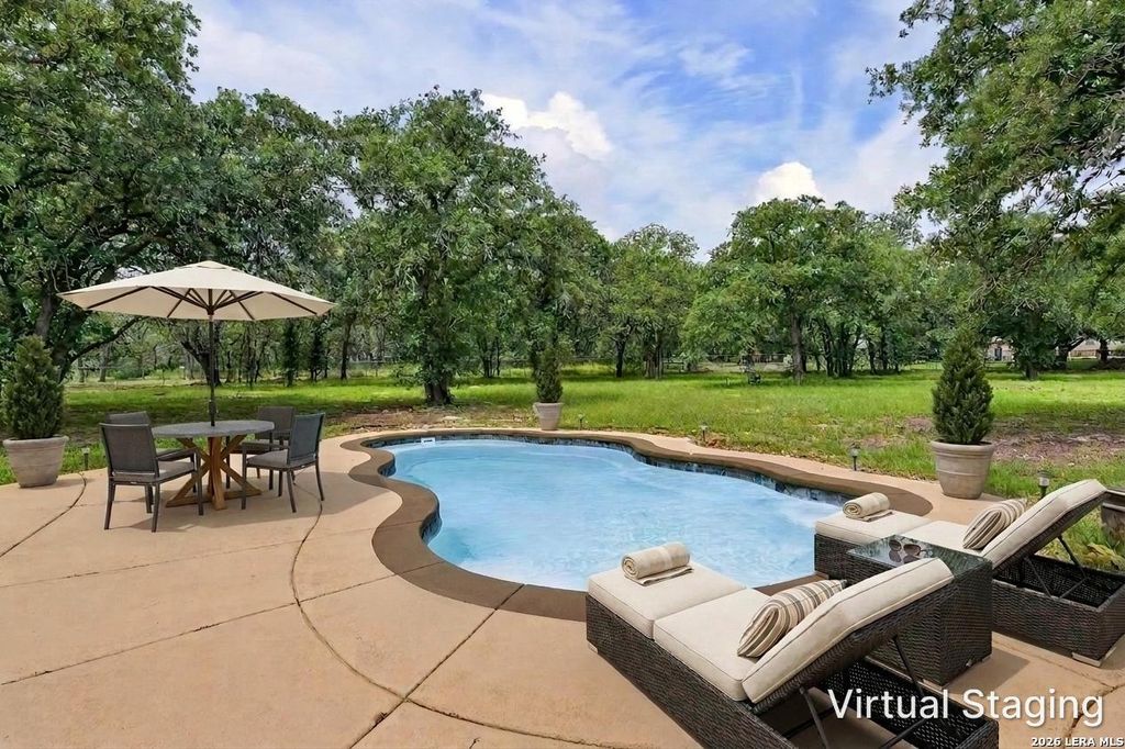 249 Legacy Trail, La Vernia, TX 78121