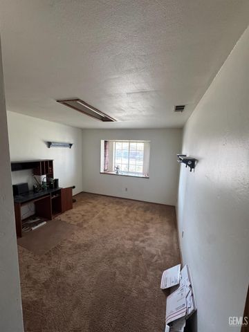 6020 Medio Luna Avenue, Bakersfield, CA 93306