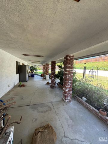 6020 Medio Luna Avenue, Bakersfield, CA 93306