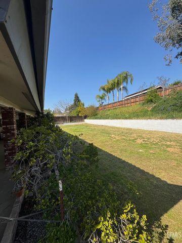 6020 Medio Luna Avenue, Bakersfield, CA 93306