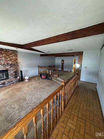 6020 Medio Luna Avenue, Bakersfield, CA 93306