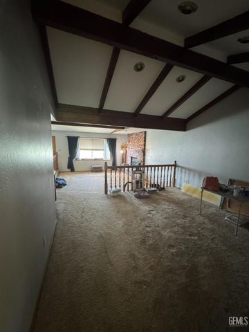 6020 Medio Luna Avenue, Bakersfield, CA 93306