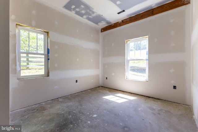 3257 IDA RD, Luray, VA 22835