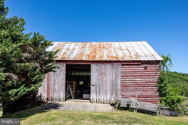 3257 IDA RD, Luray, VA 22835