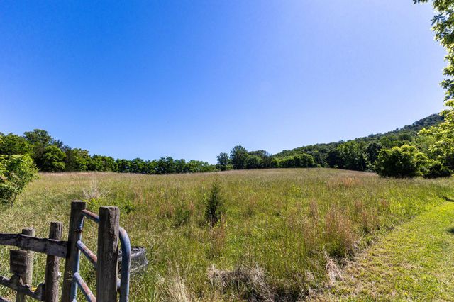 3257 IDA RD, Luray, VA 22835