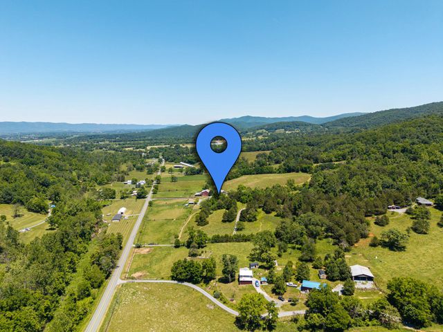 3257 IDA RD, Luray, VA 22835