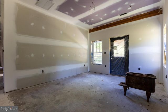 3257 IDA RD, Luray, VA 22835