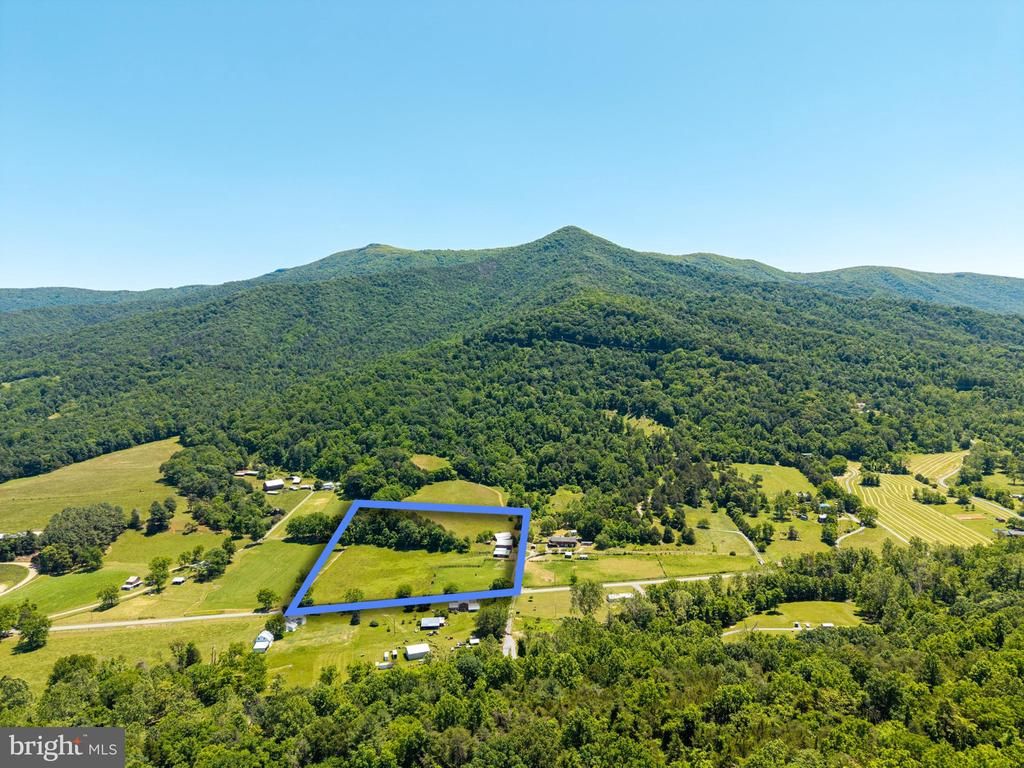 3257 IDA RD, Luray, VA 22835