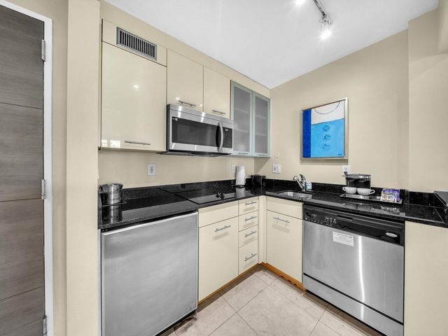 2670 E Sunrise Boulevard 319, Fort Lauderdale, FL 33304