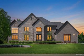 3836 Coachwood Lane, Rochester Hills, MI 48309