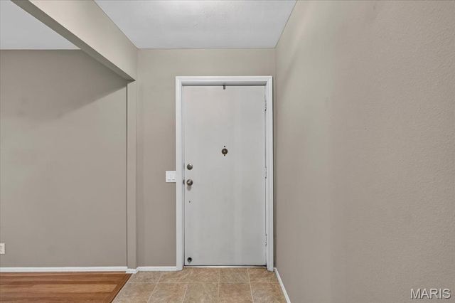 2952 New Castle Drive, Florissant, MO 63033