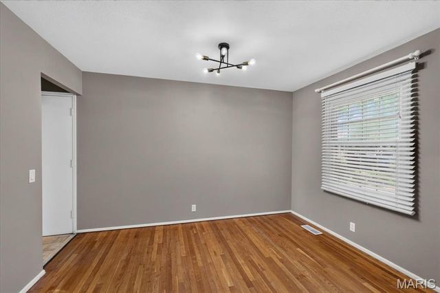 2952 New Castle Drive, Florissant, MO 63033