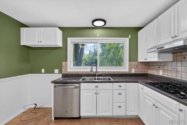 2952 New Castle Drive, Florissant, MO 63033