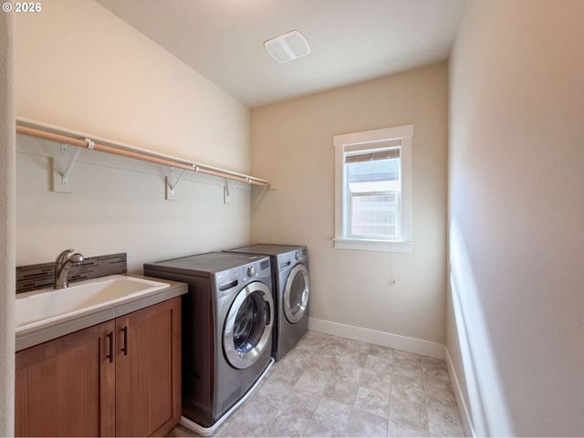15134 Nw MARIE Way, Portland, OR 97229