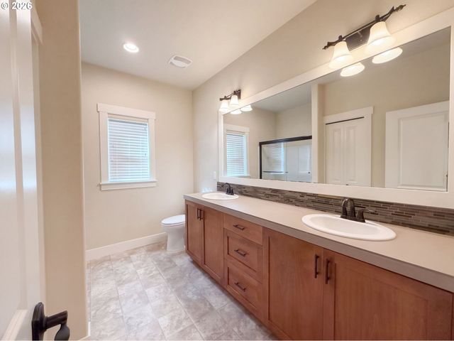 15134 Nw MARIE Way, Portland, OR 97229