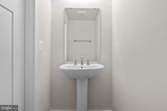 124 MONROE AVE, Ranson, WV 25438