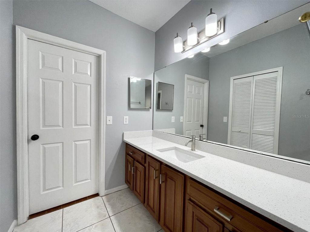 Image 12 of property listing at 2809 FALLING TREE CIRCLE, Orlando, FL 32837