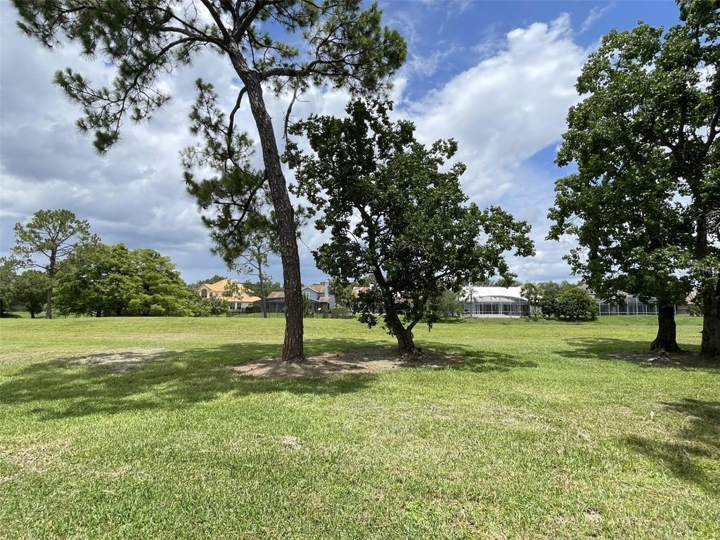 Image 20 of property listing at 2809 FALLING TREE CIRCLE, Orlando, FL 32837