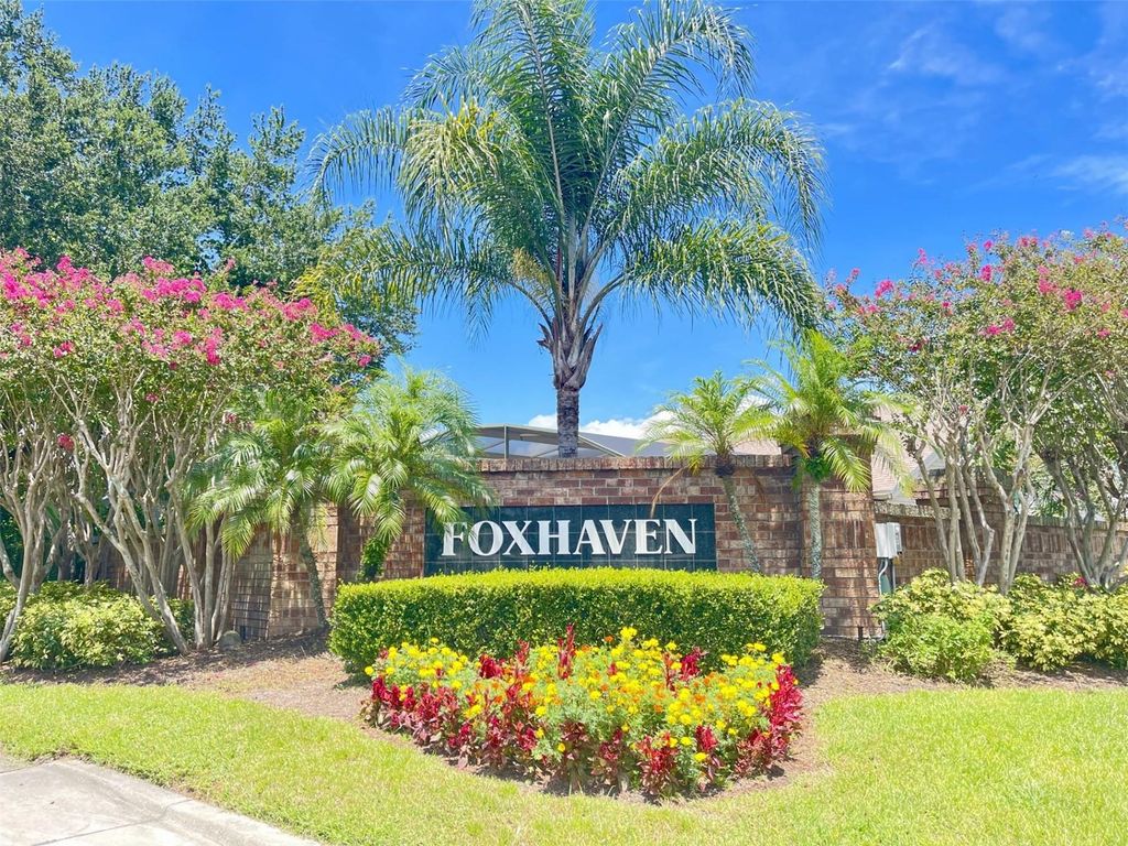 Image 3 of property listing at 2809 FALLING TREE CIRCLE, Orlando, FL 32837