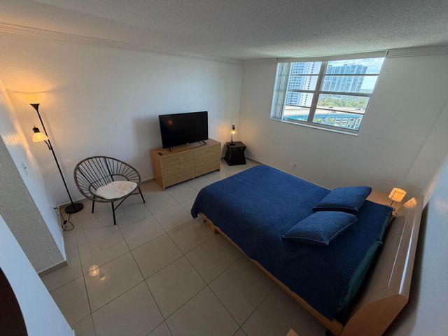19390 COLLINS Avenue 1405, Sunny Isles Beach, FL 33160
