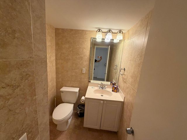 19390 COLLINS Avenue 1405, Sunny Isles Beach, FL 33160