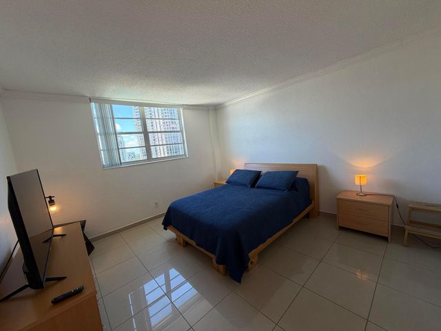 19390 COLLINS Avenue 1405, Sunny Isles Beach, FL 33160