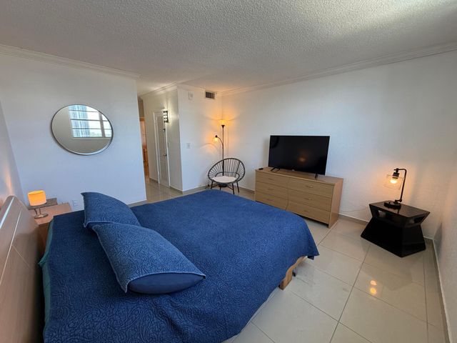 19390 COLLINS Avenue 1405, Sunny Isles Beach, FL 33160