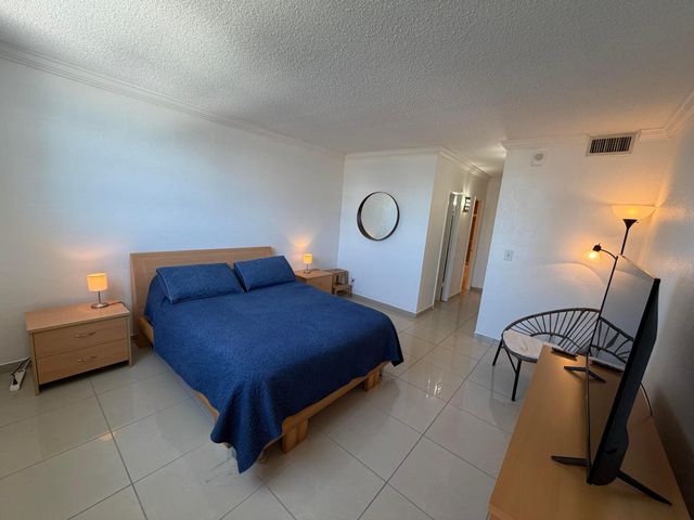 19390 COLLINS Avenue 1405, Sunny Isles Beach, FL 33160
