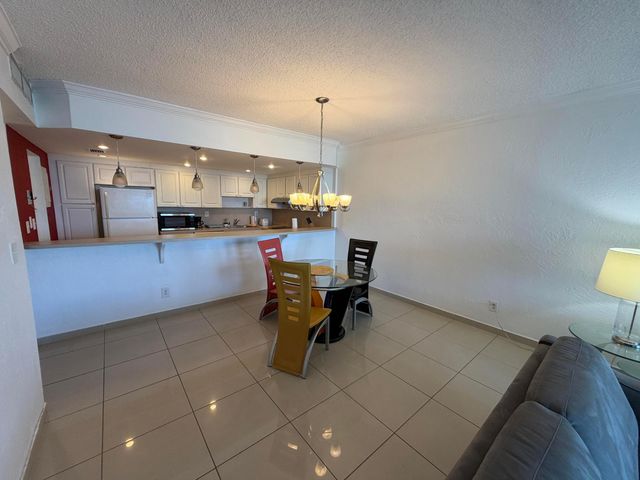 19390 COLLINS Avenue 1405, Sunny Isles Beach, FL 33160