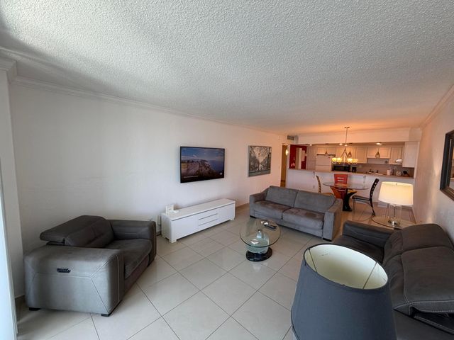 19390 COLLINS Avenue 1405, Sunny Isles Beach, FL 33160