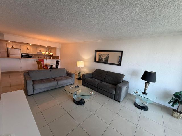 19390 COLLINS Avenue 1405, Sunny Isles Beach, FL 33160