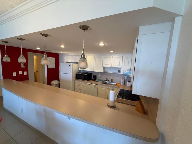 19390 COLLINS Avenue 1405, Sunny Isles Beach, FL 33160