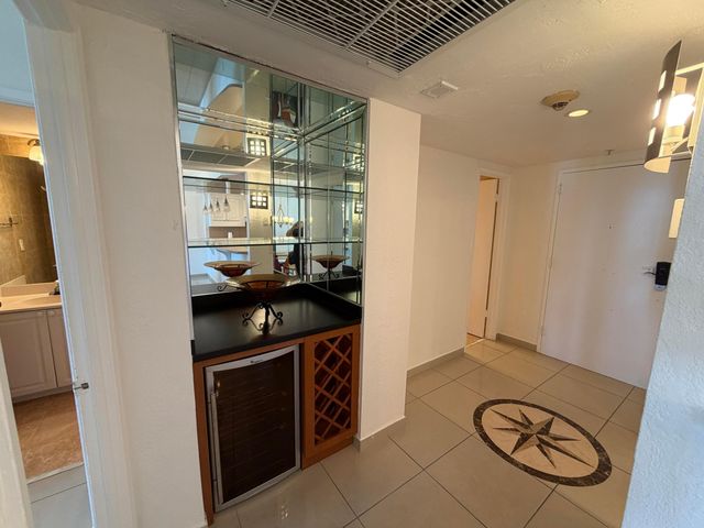 19390 COLLINS Avenue 1405, Sunny Isles Beach, FL 33160