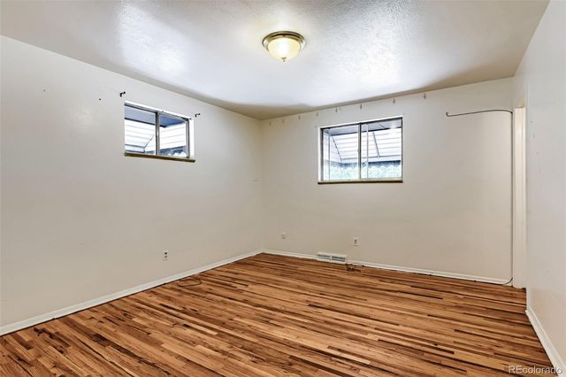 392 S Peoria Circle, Aurora, CO 80012
