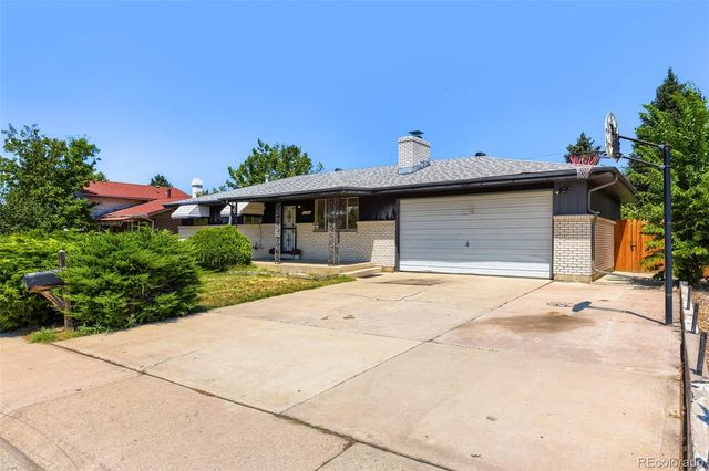 392 S Peoria Circle, Aurora, CO 80012