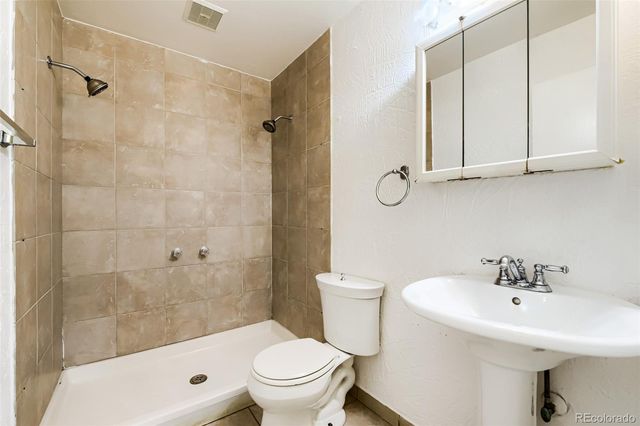 392 S Peoria Circle, Aurora, CO 80012