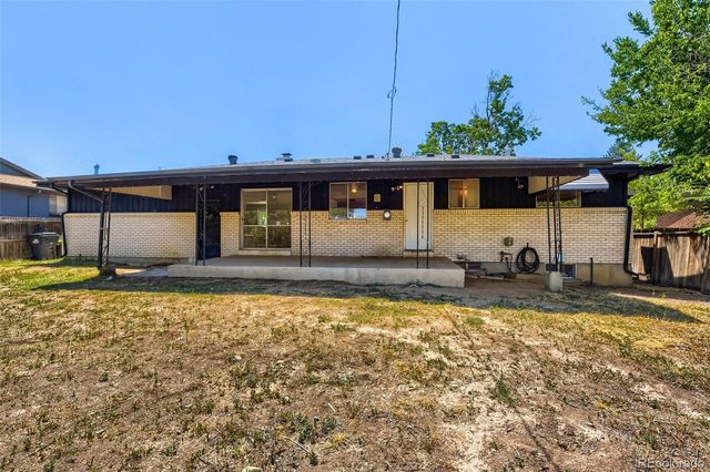 392 S Peoria Circle, Aurora, CO 80012