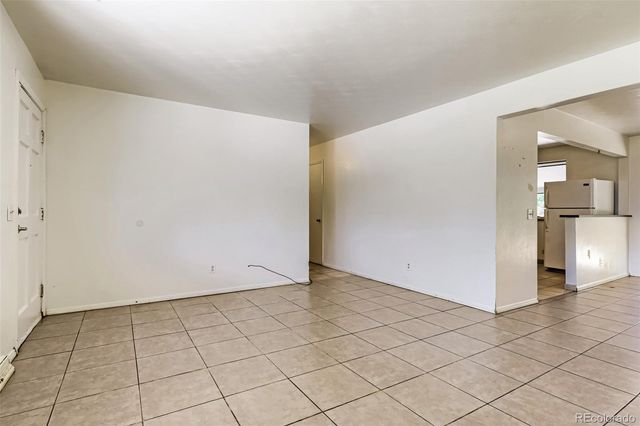 392 S Peoria Circle, Aurora, CO 80012
