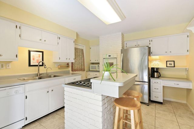912 W ROLLINS RD, Columbia, MO 65203