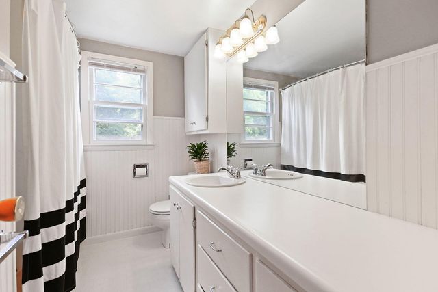912 W ROLLINS RD, Columbia, MO 65203